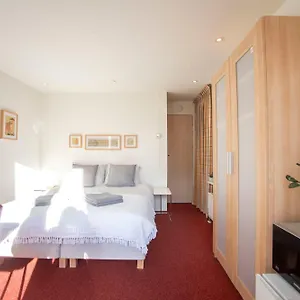 19 With Private Parking Vakantiehuis